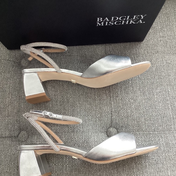 Badgley Mischka Collection Infinity II Sandal (Women), size 7M - Picture 7 of 13